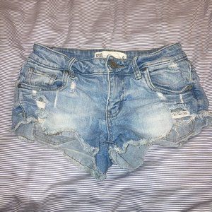RSQ Light Wash Cabo Cut-Off Denim Shorts